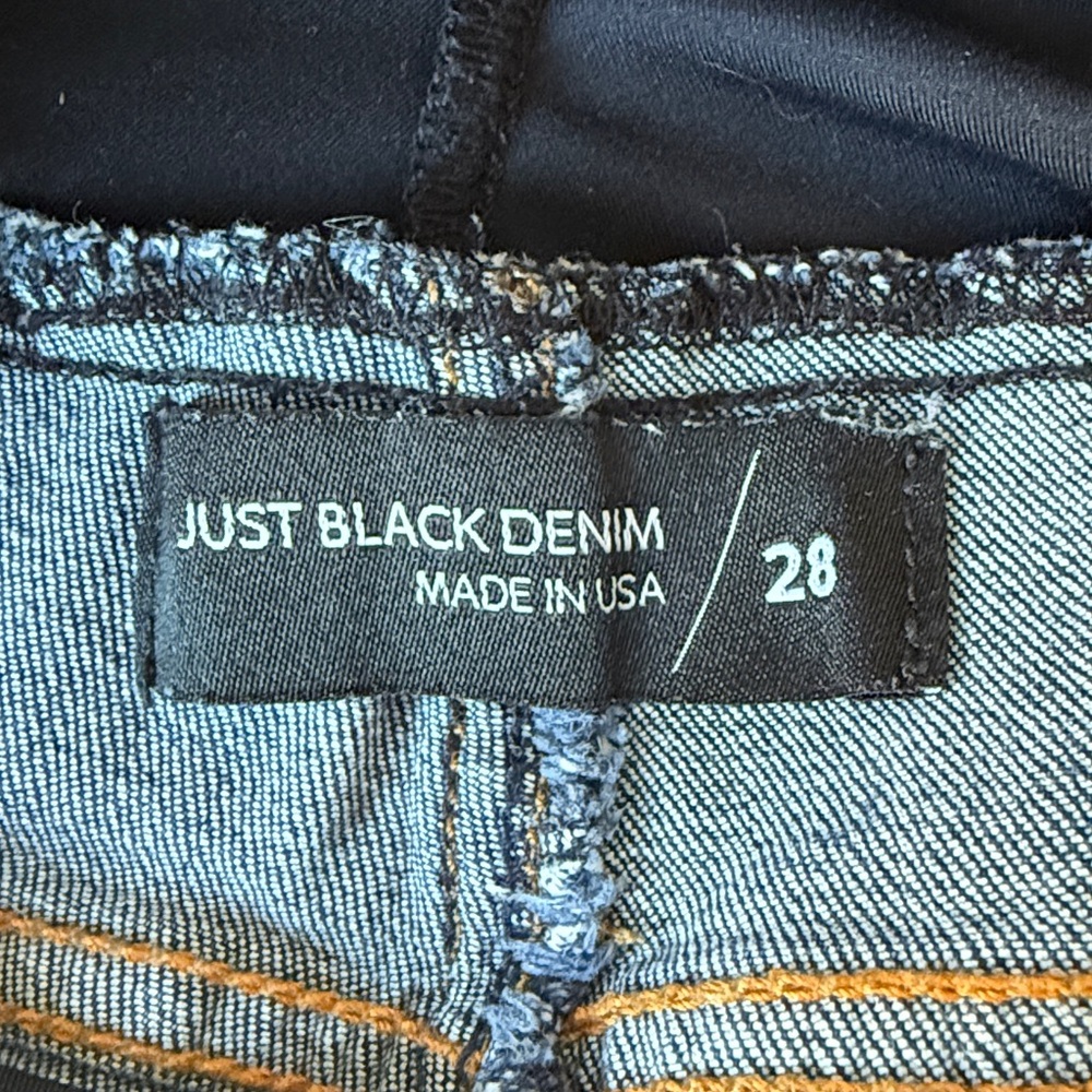 Just Black Denim Maternity Jean Shorts, Size 28 - Picture 3 of 4